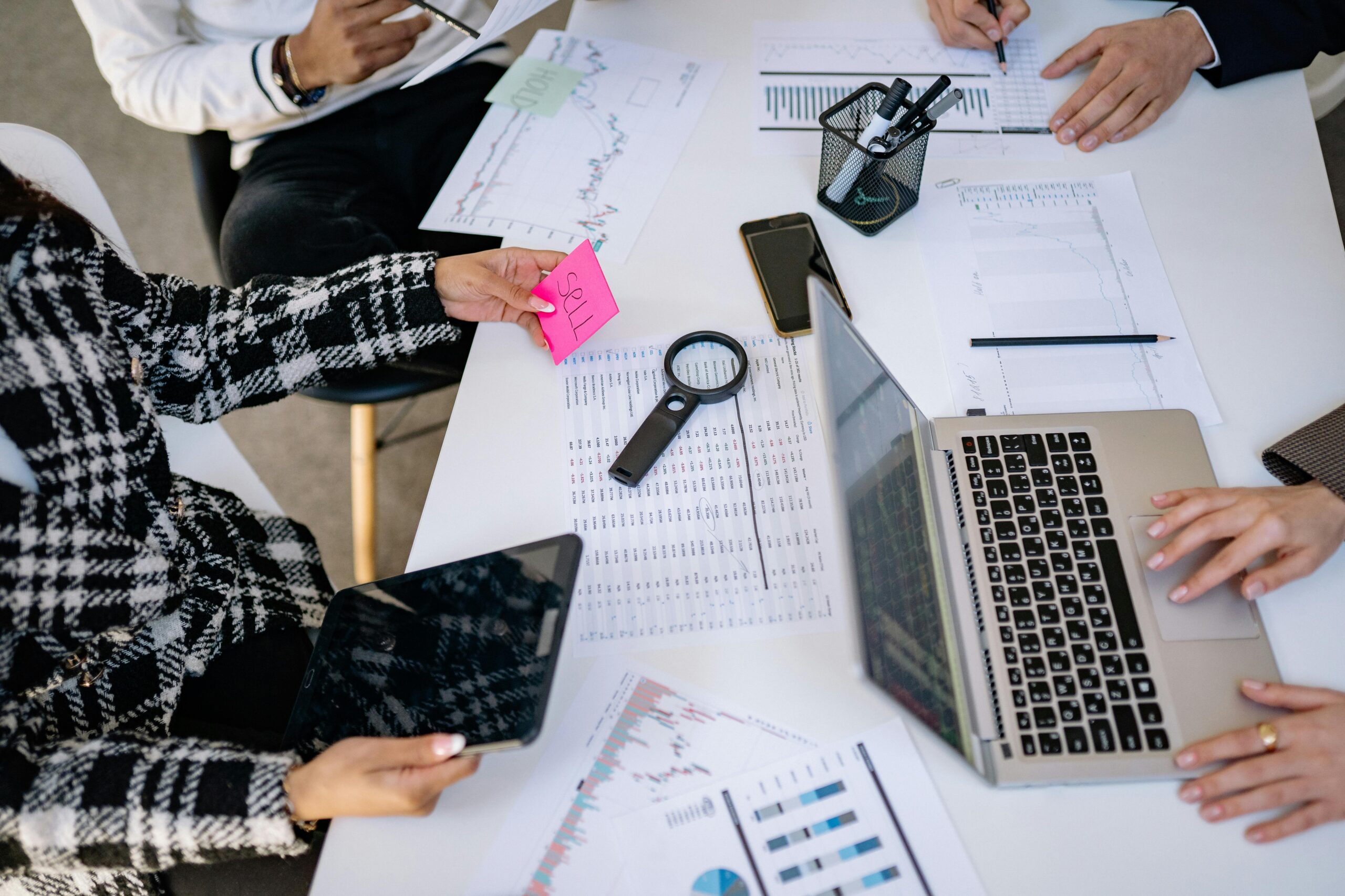 InGenuity Group Solutions reviews your SR&ED Tax credit refund pre-file Image Source: https://www.pexels.com/photo/people-working-at-an-office-7698812/